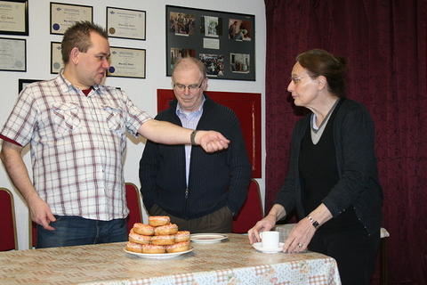 Alan directs Stewart and Ann